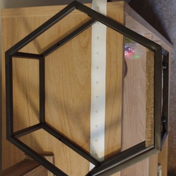 NWT 10 inch hexagon shelf - Picture 5 of 7